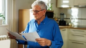 Average 401(k) balances fall due to market volatility, Fidelity says