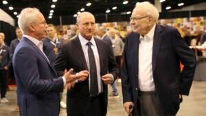 Buffett's Berkshire posts solid earnings. But Wall Street doubts the stock can rally with Buffett's exit looming