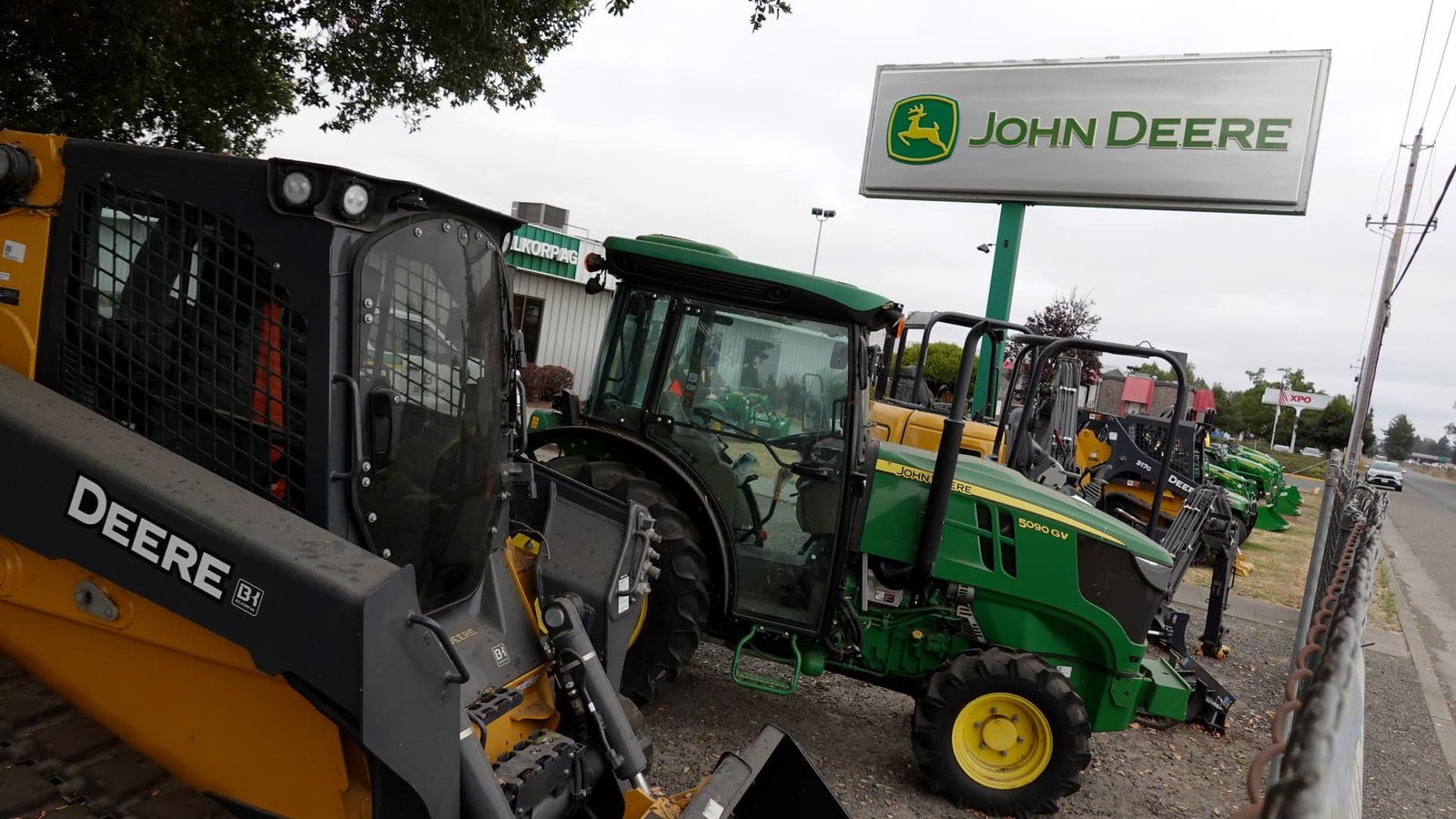 Stocks making the biggest moves premarket: DE, DELL, HPQ, ADSK 5 Stocks making the biggest moves premarket: DE, DELL, HPQ, ADSK