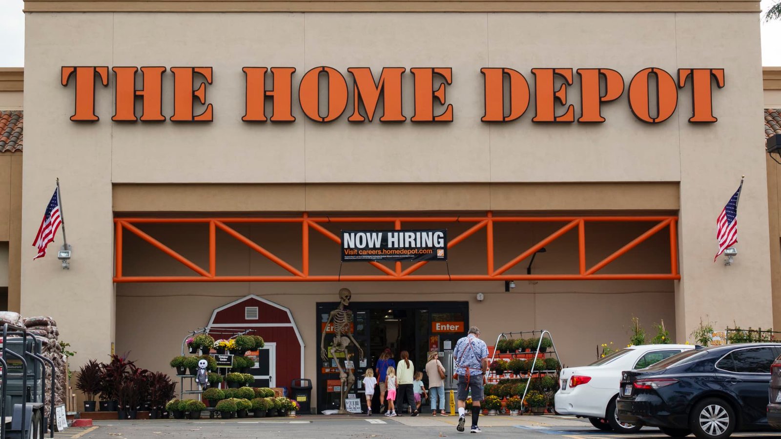 Stocks making the biggest moves premarket: HD, OWL, AS, HP 5 Stocks making the biggest moves premarket: HD, OWL, AS, HP