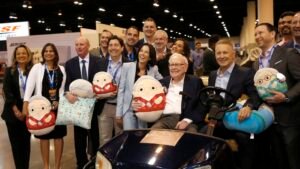 Who runs Berkshire’s $300 billion equity portfolio?