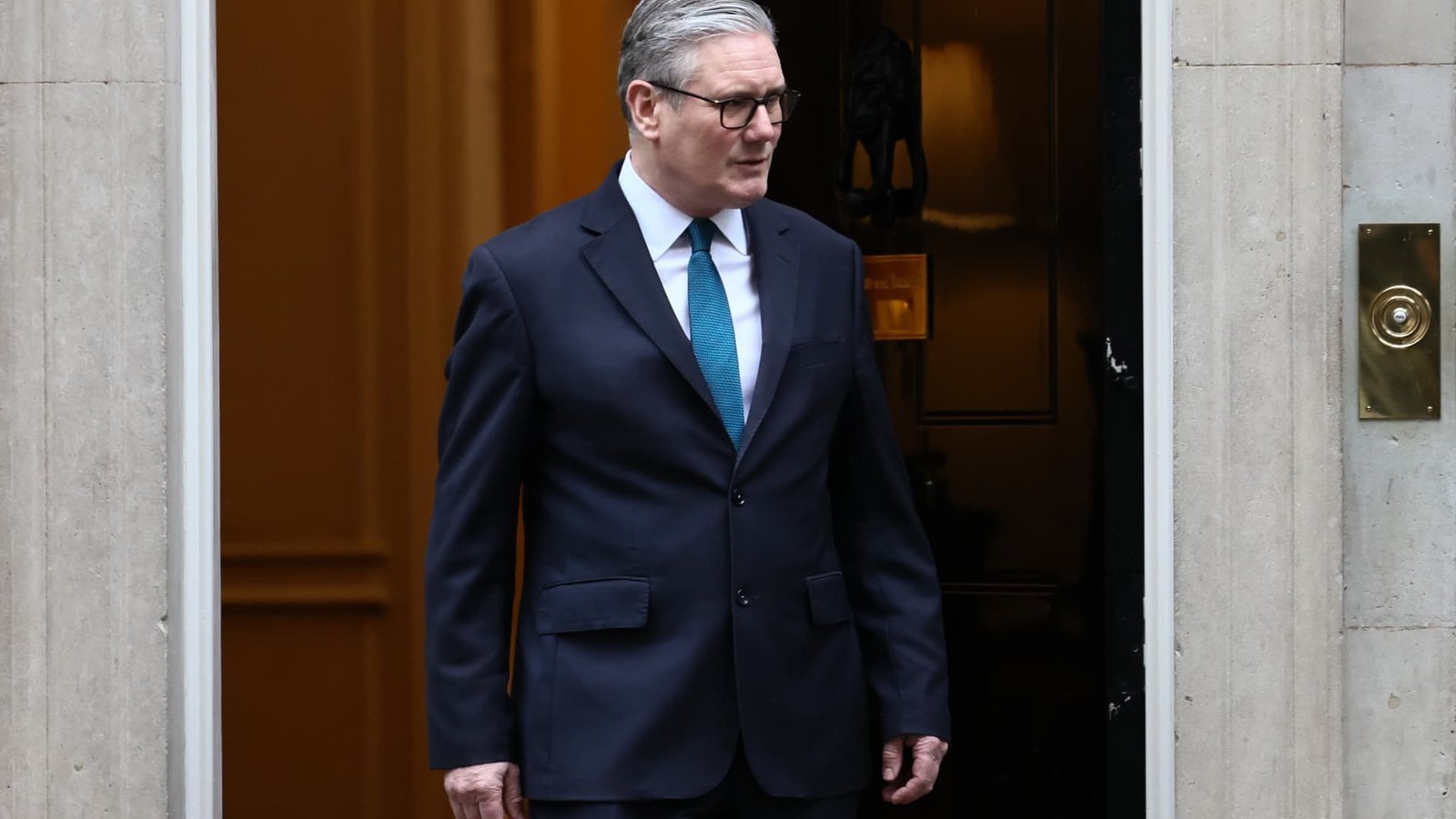 Airbus, AstraZeneca and HSBC executives join UK's Starmer on high-stakes China trip 5 Airbus, AstraZeneca and HSBC executives join UK's Starmer on high-stakes China trip