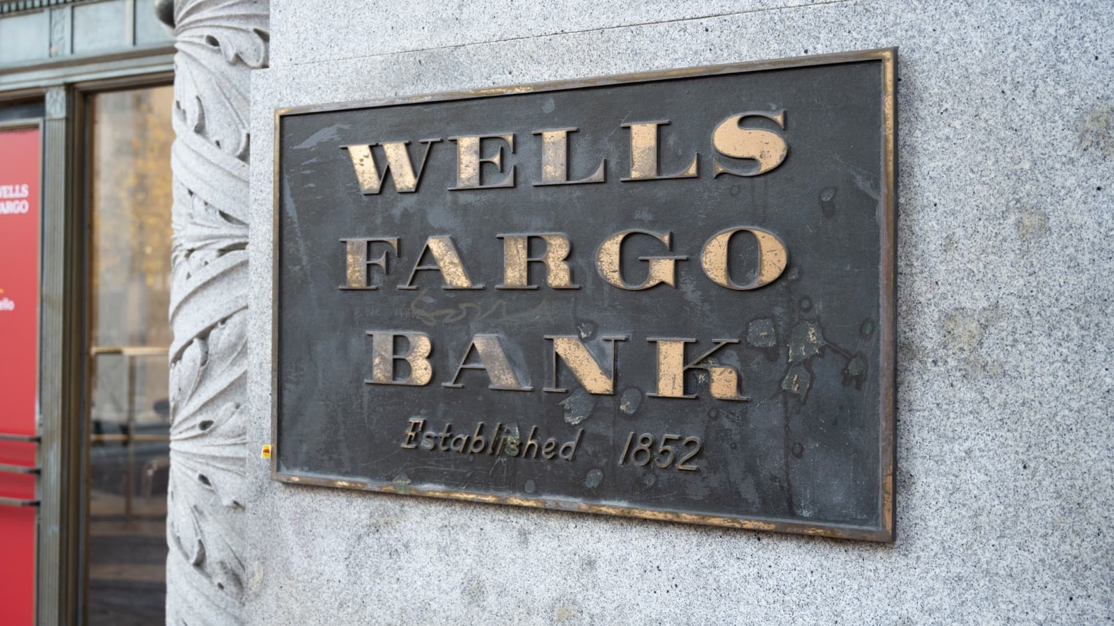 Stocks making the biggest moves premarket: WFC, BAC, NFLX 5 Stocks making the biggest moves premarket: WFC, BAC, NFLX