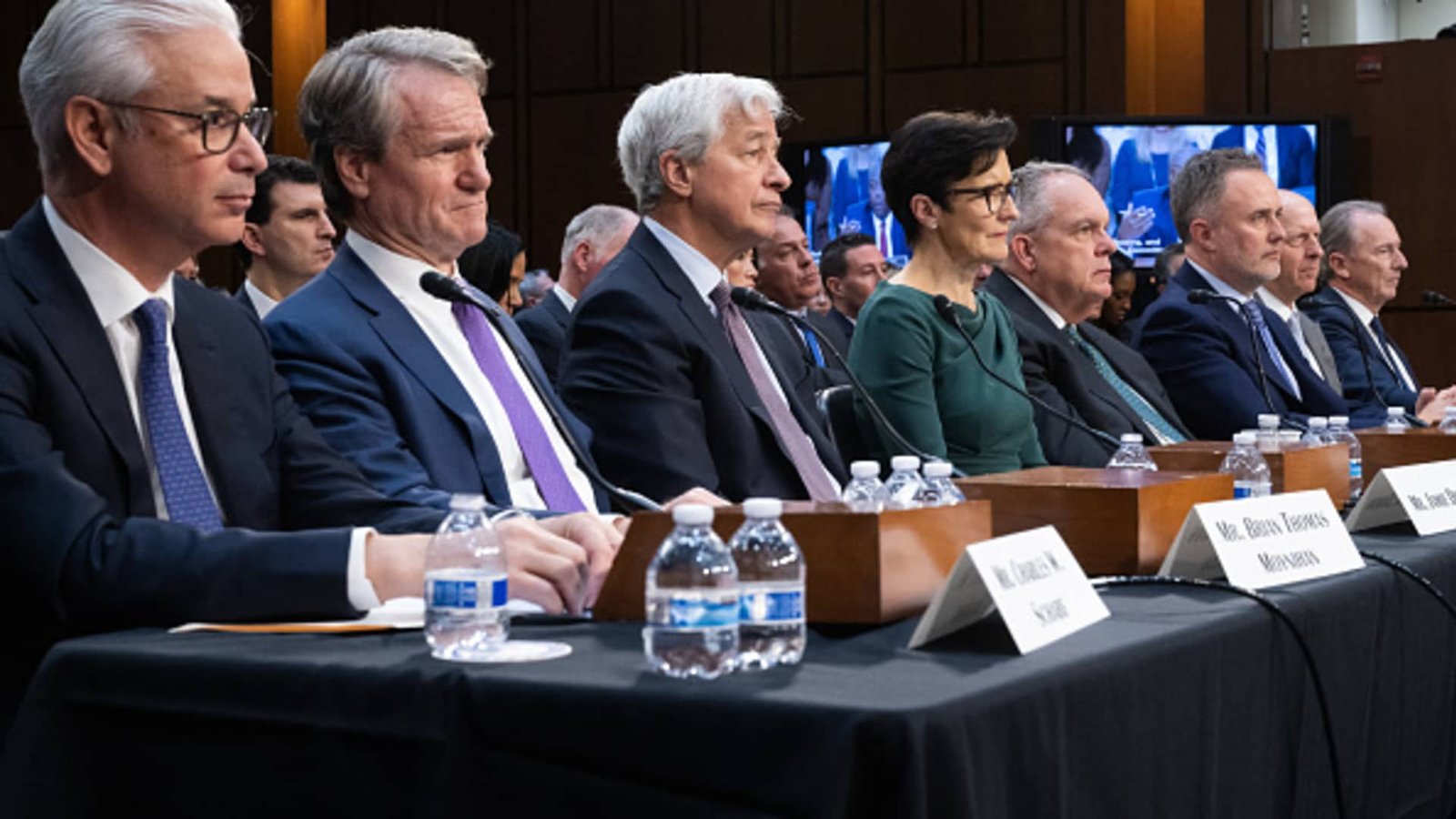 Trump credit card rate cap has unclear path, 'devastating' risks