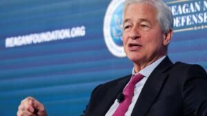 Trumpt threatens to sue JPMorgan Chase for 'debanking' him