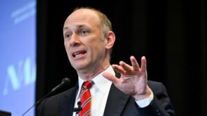 Fed's Goolsbee calls for a hold on cuts as current rate of inflation is 'not good enough' 13 Fed's Goolsbee calls for a hold on cuts as current rate of inflation is 'not good enough'