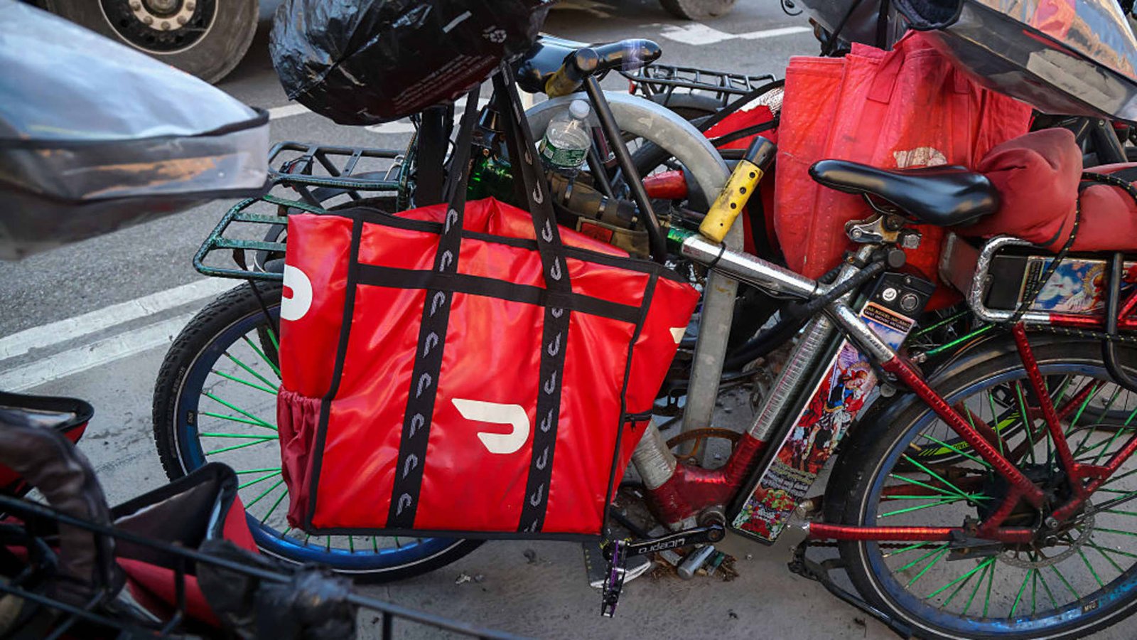 Stocks making the biggest moves after hours: CVNA, ETSY, DASH, BKNG 5 Stocks making the biggest moves after hours: CVNA, ETSY, DASH, BKNG