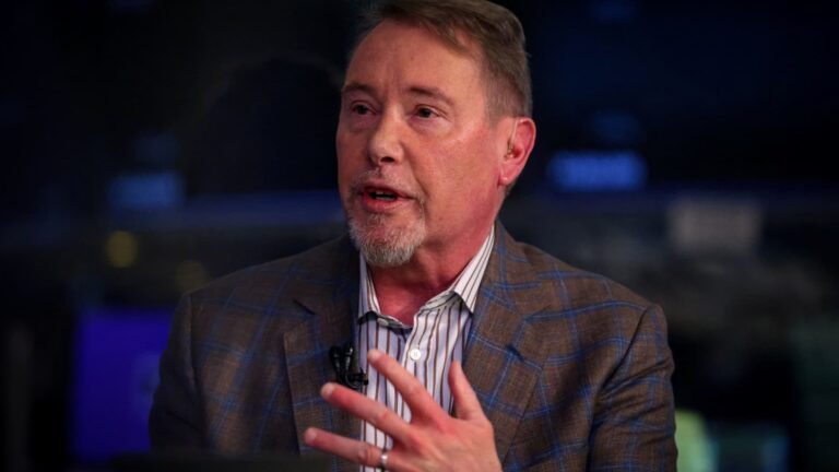 Jeffrey Gundlach says it’s a ‘going nowhere’ market, warns of private credit strains