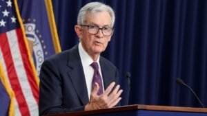 Powell sees inflation outlook in check, no need to hike rates because of oil shock