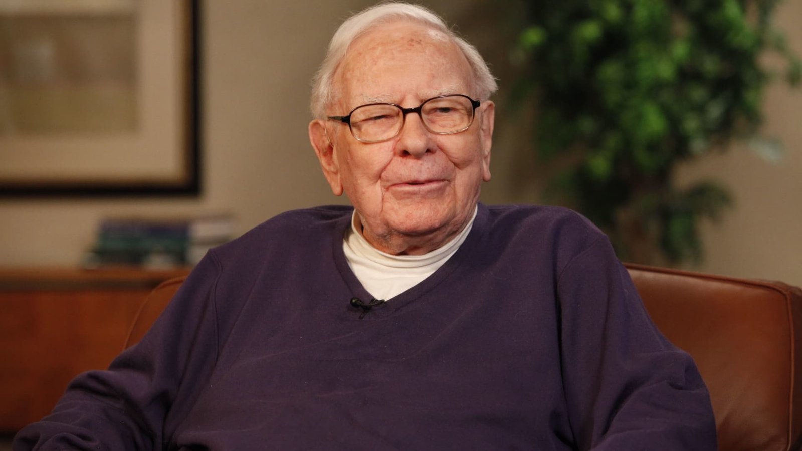Warren Buffett says he sold Apple too soon and would buy more of it, though not in this market 5 Warren Buffett says he sold Apple too soon and would buy more of it, though not in this market
