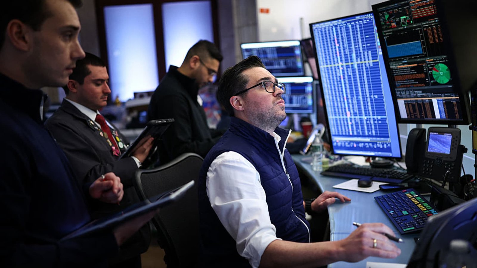 AI threat plagues software stocks after latest updates from Anthropic 5 AI threat plagues software stocks after latest updates from Anthropic