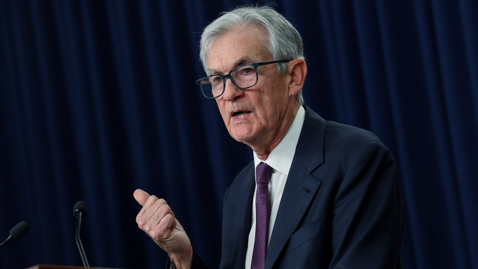 Jerome Powell says he will continue to serve as a Fed governor, calls Trump criticism 'unprecedented'