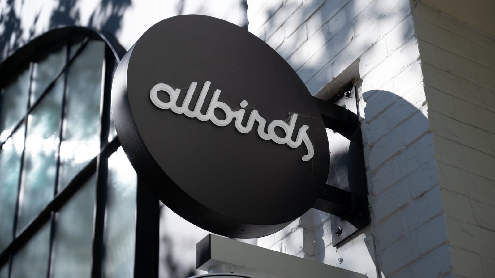 Retail traders pile into Allbirds after odd AI pivot. History shows it won't end well 5 Retail traders pile into Allbirds after odd AI pivot. History shows it won't end well