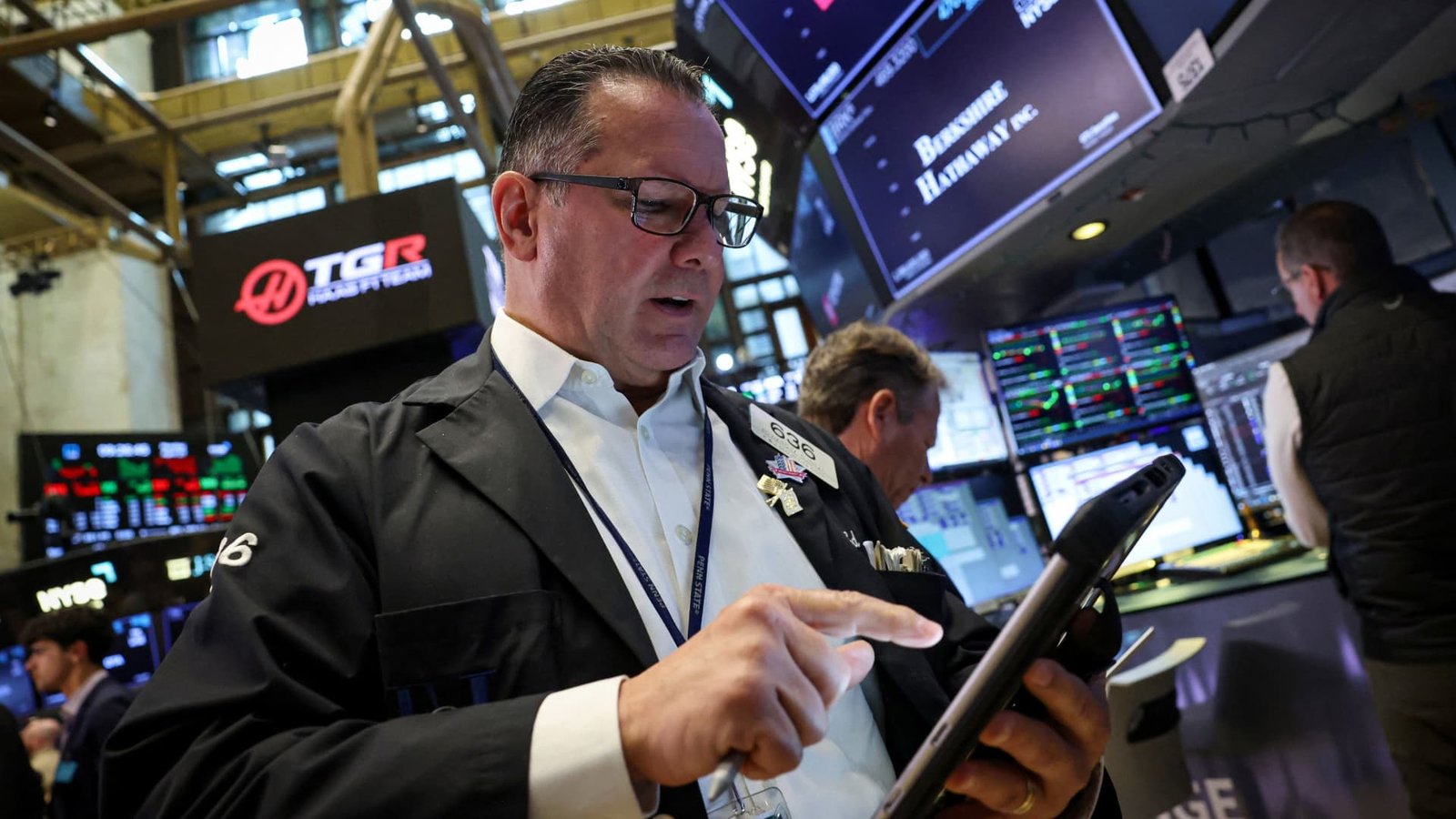 Stocks making the biggest moves premarket: ORCL, GM, KO, SPOT