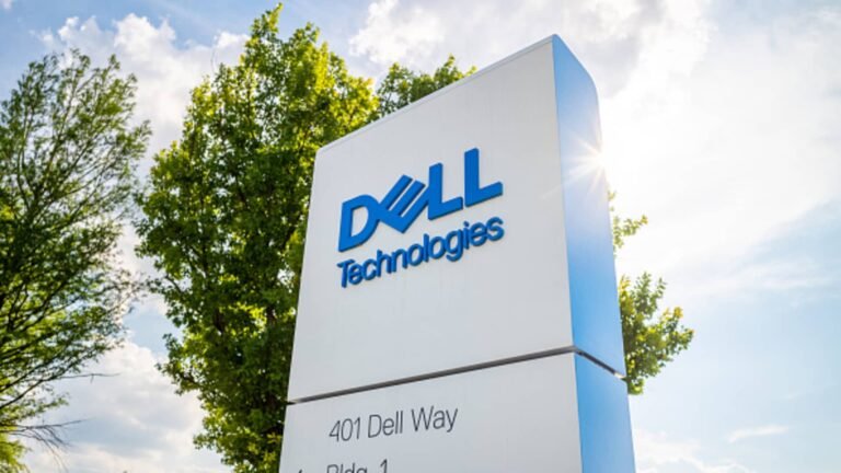 Stocks making the biggest moves after hours: DELL, AEO, GAP