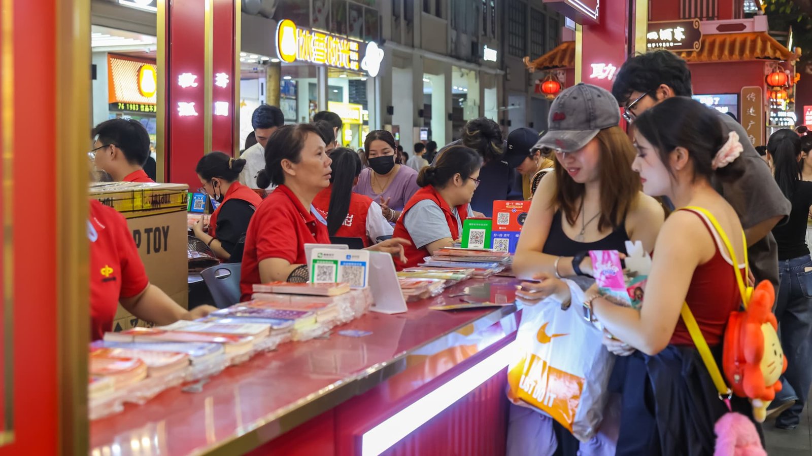 China's 618 shopping festival growth slows sharply as consumer spending malaise persists 5 China's 618 shopping festival growth slows sharply as consumer spending malaise persists