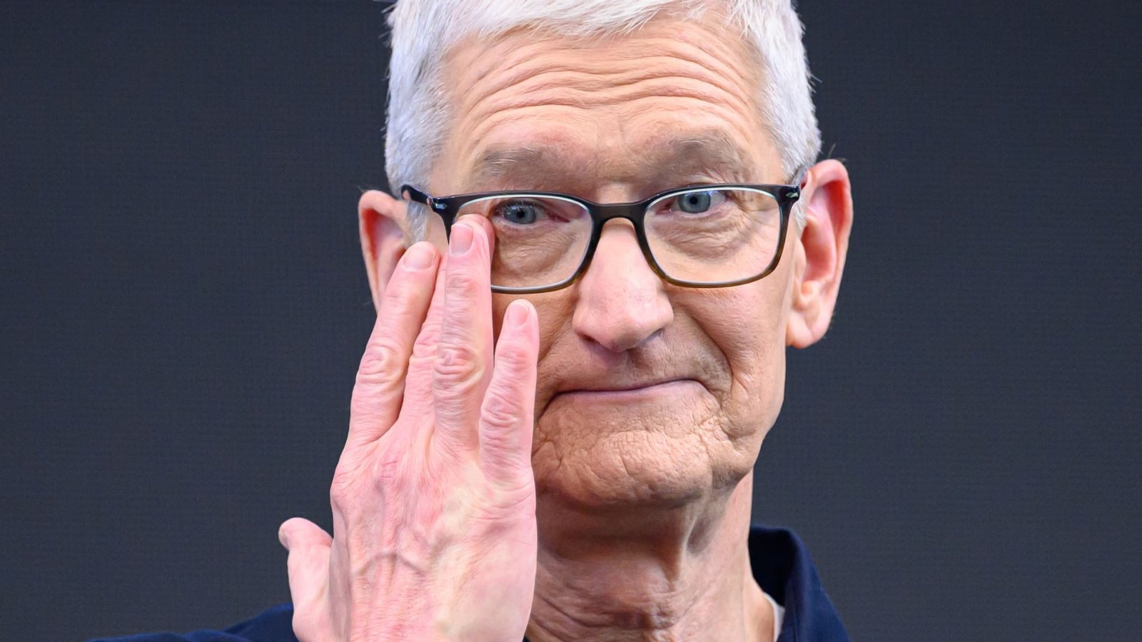 Stocks making the biggest moves midday: BB, KYMR, AAPL, WEN